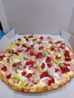 Isa's Pizza food