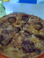 Vittor's Pizza Palacio food