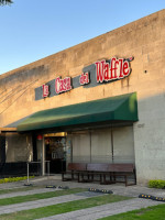 La Casa Del Waffle outside