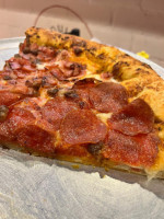 Manhattan’s Pizza food
