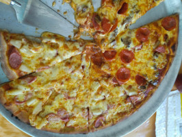 Tavos Pizza food