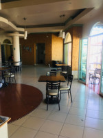 Cafe Quinta Avenida inside