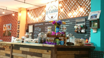 La Cubita Café Más inside