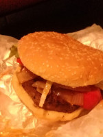 Pikas Burger food