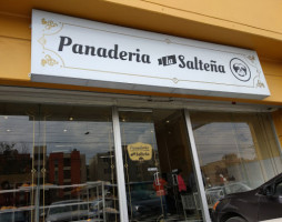 Panaderia La Saltena outside
