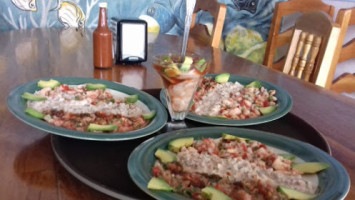 Mariscos El Delfin food