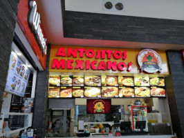 Antojitos Mexicanos food