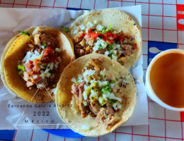 Tacos De Barbacoa Y Montalayo food