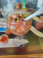 Mariscos La Cacho food