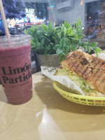 Limón Partido Deli+mercado food