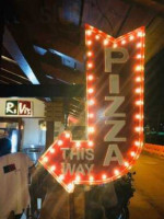 Rivi's Pizza food