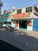 Charly Pizza San Cristobal food