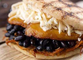 Q'arepa Venezolana food