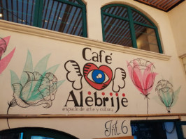 Alebrije Café outside
