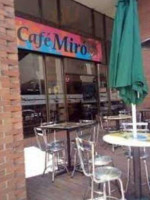 Café Miró outside