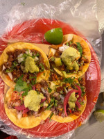 Pinches Tacos México food