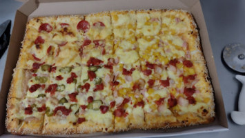 Mariscaly's Pizza food