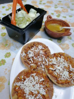Antojitos Mexicanos Chatita food