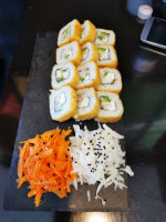 Naiku Sushi food