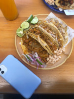 Tacos Lizarraga inside