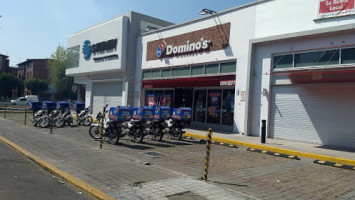 Domino's Tlalnepantla outside