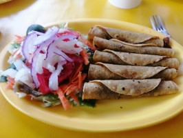 Tacos La Chata food