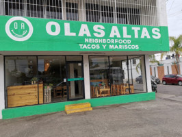 Olas Altas Tacos outside