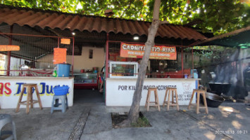 Carnitas Tío Juan outside