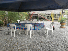 Comedor Los Nogales outside