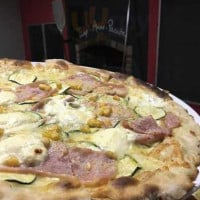 Pizzeria Artesanal Letrusco food