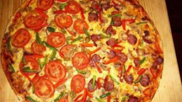 Tomate's Pizza food