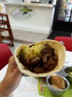 Los Tacos De Villa food