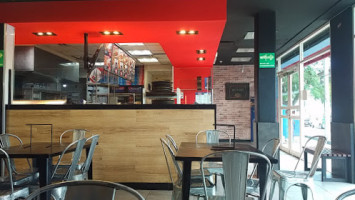 Domino's Pizza, México inside