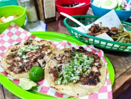 Tacos Bazooko food