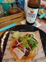 La Chela Botanera food