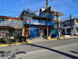 Domino's Pizza, México outside