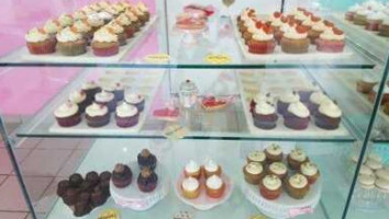 Dolce Cupcake food