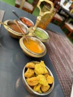 Naans Curries De La Comida India food