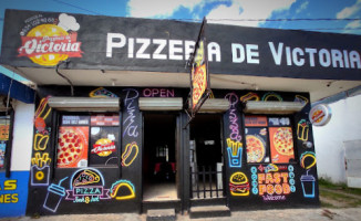 Pizzería De Victoria food