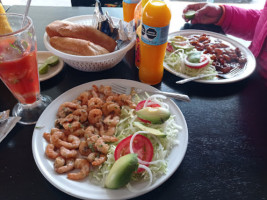 Marisquería: Puerto Escondido food