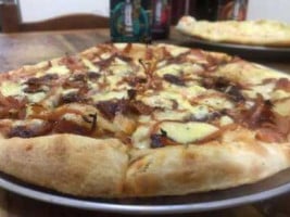 Piu Pizza Aurora food