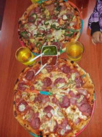 Giro Pizza Escuela De Pizzeria Italiana food