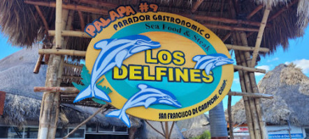 Los Delfines food