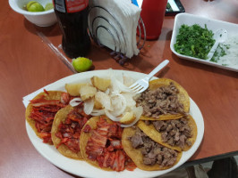 Los Pueblitas food