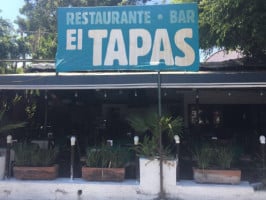 El Tapas outside