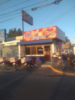 Pizzas Lupita Villa Bonita outside