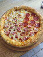 Lingüini Pizza inside