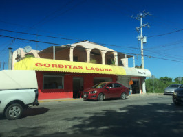 Gorditas Laguna outside