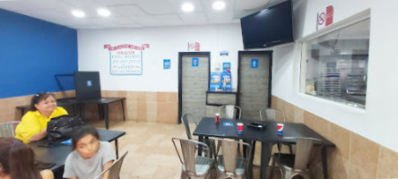 Domino's Río Verde food