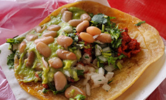 Tacos El Chente food